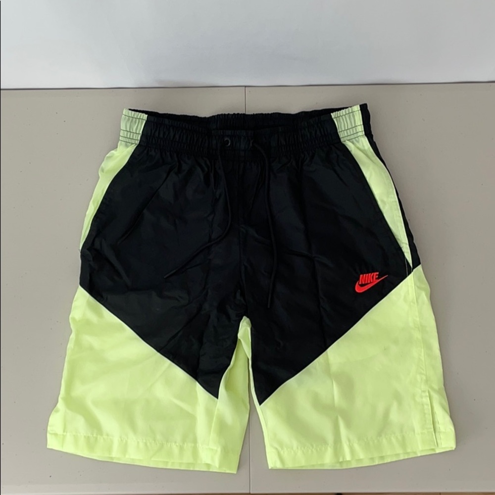 Nike Windrunner Track Shorts - Men Small